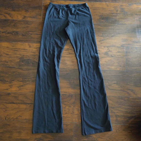 Brandy Melville Pants - Brandy Melville flare leggings